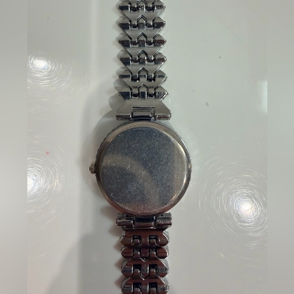 2 piece set: Elegant Silver Style Women's Watch and Bracelet Set #55 - Picture 7 of 7